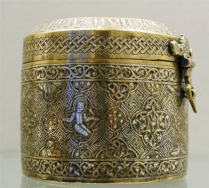 Cylindrical lidded box with an Arabic inscription