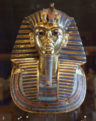 Egypt - Mask of Tutankhamun - c.1327 bC - photo by Roland Unger