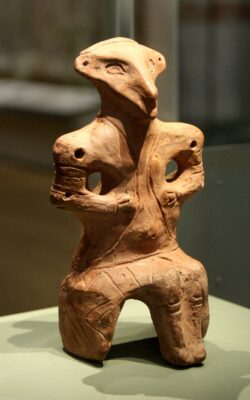 Neolithic - Vinca clay figure - photo by Michel Wal