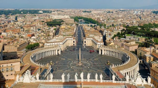 Gian Lorenzo Bernini - St Peters Square Vatican City - 1656-67 - photo by Diliff