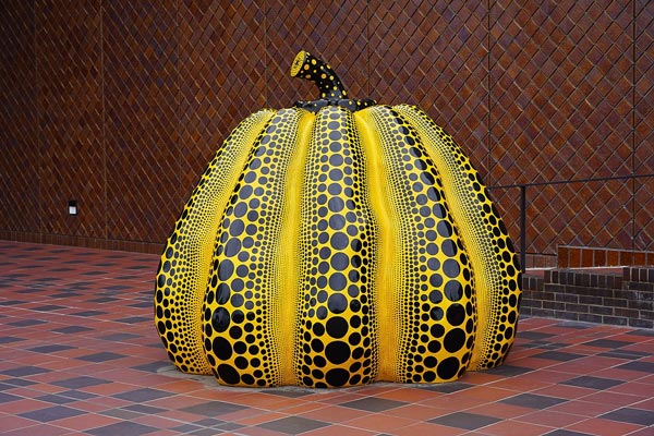 Yayoi Kusama - Pumpkin - photo by Rick888chen thumbnail