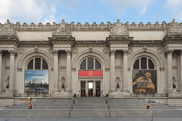 Museum - Metropolitan Museum - photo by Hugo Schneider